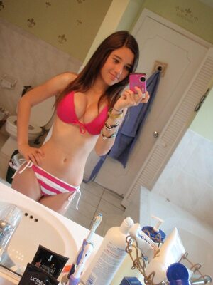 Angie Varona